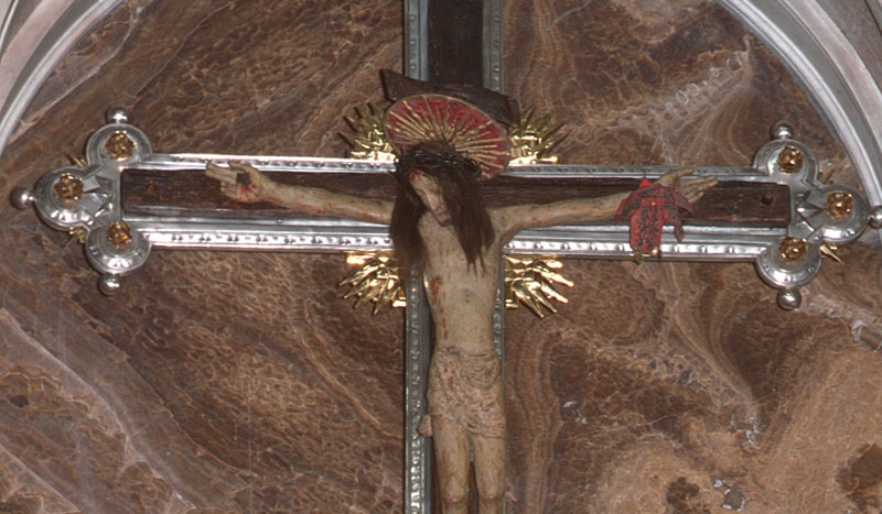 La preghiera della Via Crucis con il Vescovo Francesco davanti al Crocifisso miracoloso e alla Sacra Spina